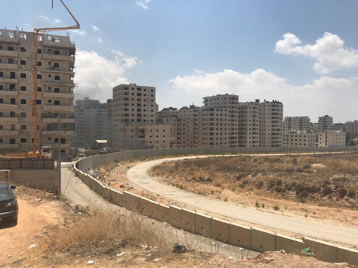 IrAmimAlerts's tweet image. 1/3 In the middle of extreme heat, residents of the East Jerusalem neighborhood of Kfar Aqab are receiving only 12 hours of running water per week. 

12 hours per week.

And there seems to be no concern from the Jerusalem municipality.