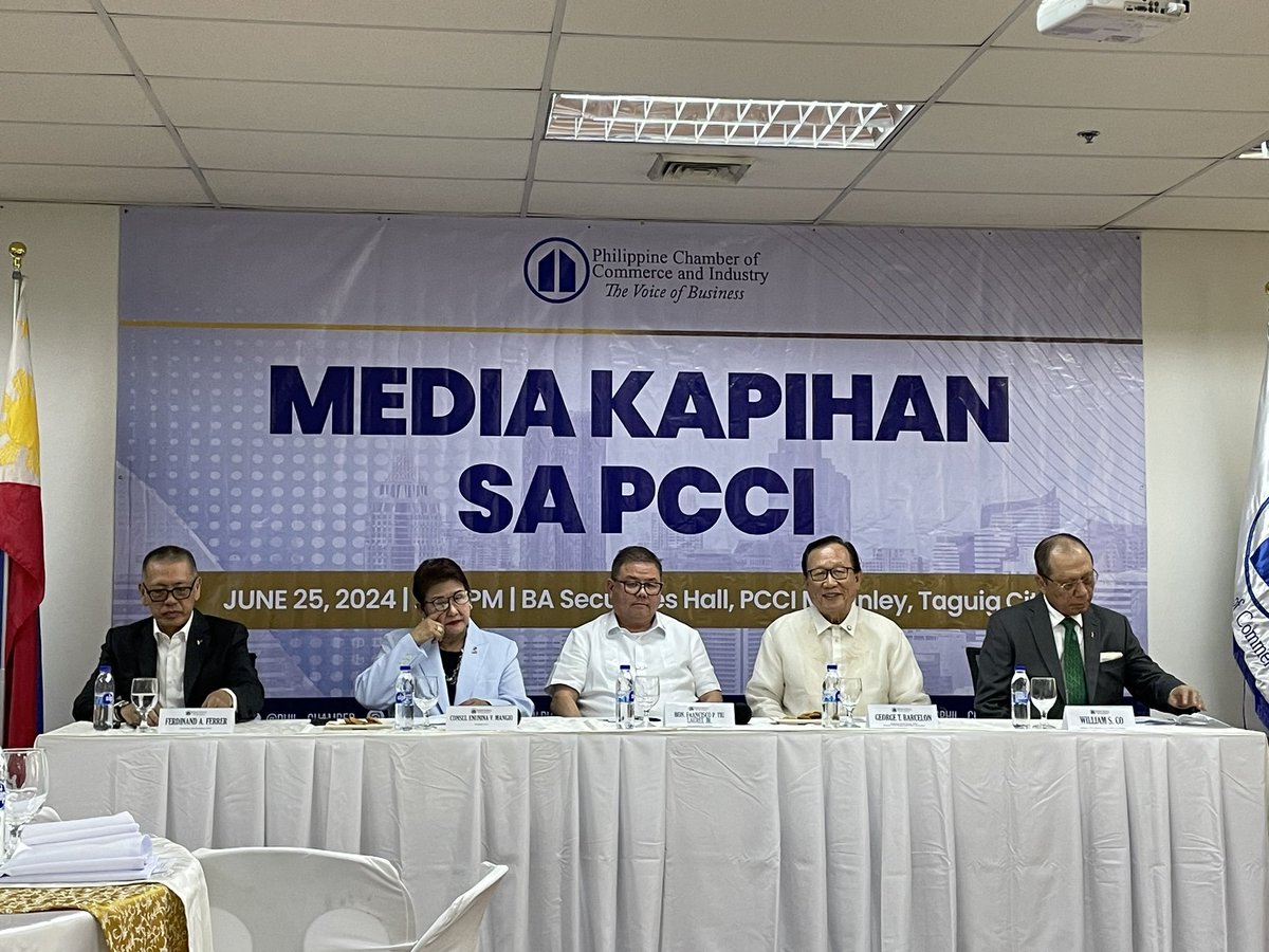 Agriculture Secretary Francisco Tiu Laurel Jr. is the guest of this afternoon's Media Kapihan of the Philippine Chamber of Commerce and Industry (PCCI). | via <a href="/JervisManahan/">Jervis Manahan</a>