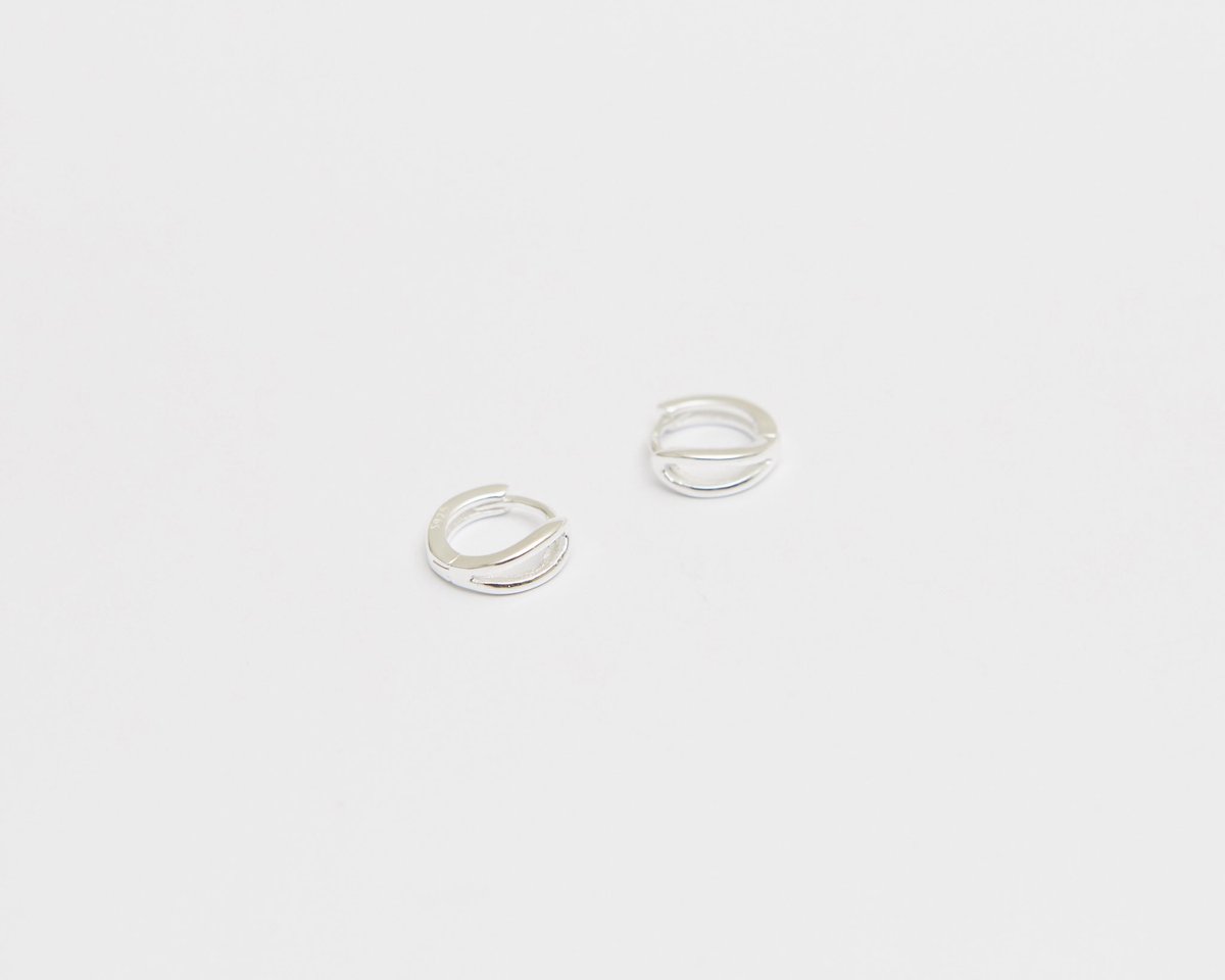 .
[Earrings]
#BTS  #JIMIN #지민 님 께서 
착용하신 귀걸이
제품명 E908입니다.
.
#BTS #JIMIN #JIMIN says
earrings you wore
Product name is E908.
.
#BTS#JIMIN#ジミンさんからです
ご着用のイヤリングです
製品名 E908です。
.
Worldwide Shopping
hanna543.com