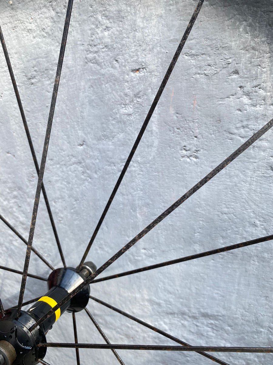 Teguuh_'s tweet photo. #FNFJB #wts 
Wheelset mavic ellipse include ban L/D schwalbe lugano 700x25c bonus cog intro7 15t lockring HT kondisi aman nyaman terkendali sticker ellipsenya sy tutup pakai sticker item, bs d copot jd sticker ellipsenya msih aman 
Wa: 081246411965
Toped ready 3.900.000 nego https://t.co/NltH3YfCVa