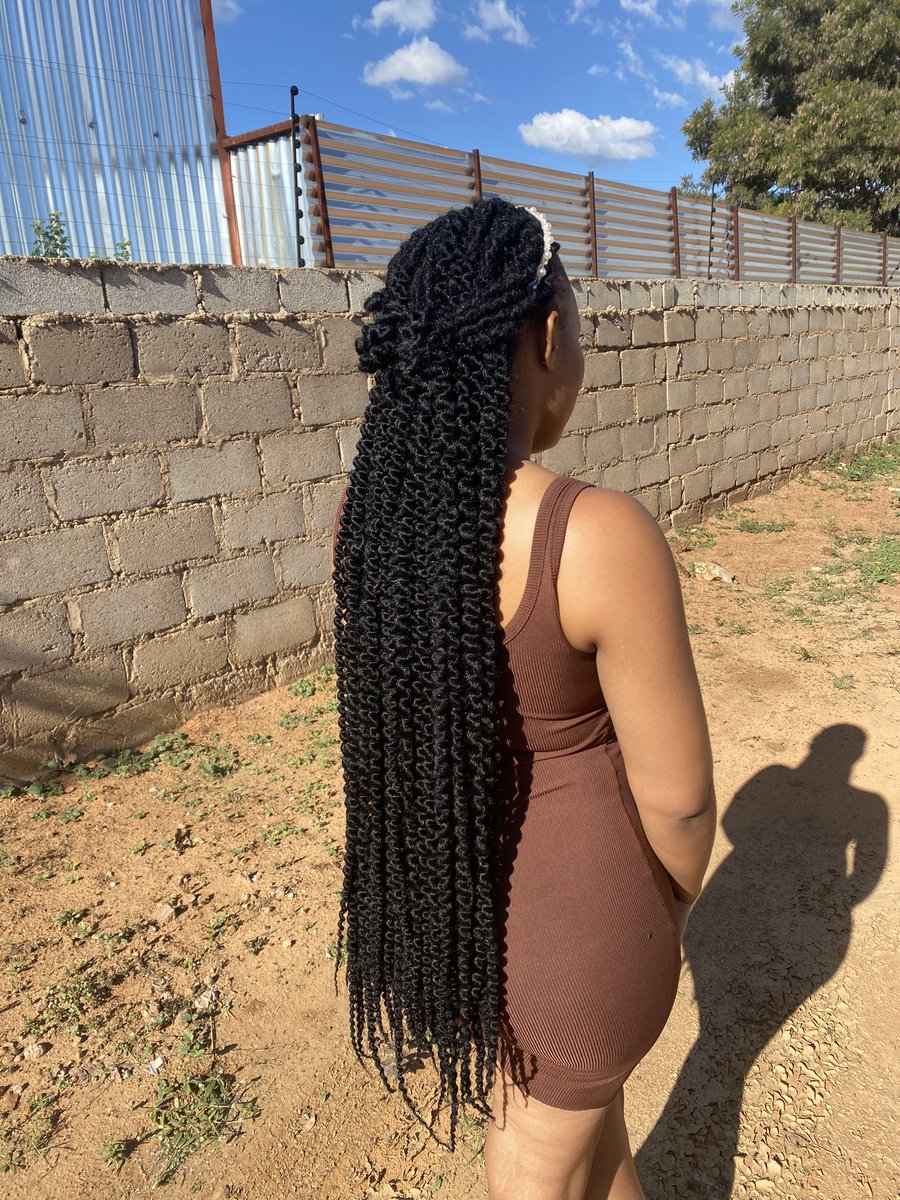 KatlegoChipo's tweet photo. Call / app 77036971 to book
We offer 
*faux locs
*Gipsy locs 
*Pop locs 
*Butterfly locs 
*Riverlocs
And they all last 6 months
Can be washed and revamped
Various colors available 
Based in Tlokweng ❤️ https://t.co/yK5UH1oYOI