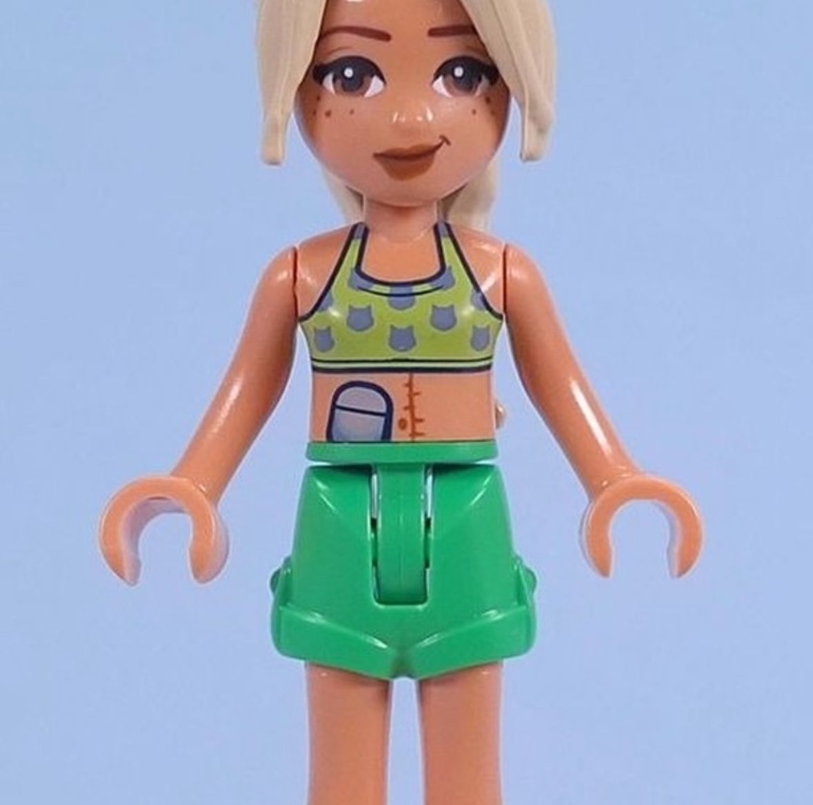 Just saw this and needed to share

A @lego character with her #ostomy

This really made my day, more and more representation of this to normalize the large number of patients living with a stoma

🤩🤩