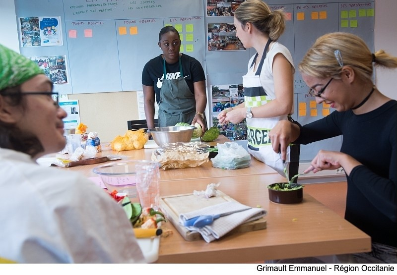 L'#Occitanie en soutien des + fragiles ❗️
En ville ou en milieu rural, l'engagement de la #Région se renforce pour les #QuartiersPrioritaires 💪
Accès aux #ServicesPublics, #emploi, #logement...
Pour faire régner justices sociale &amp; territoriale ✊
👉 laregion.fr/Mobilisation-r…