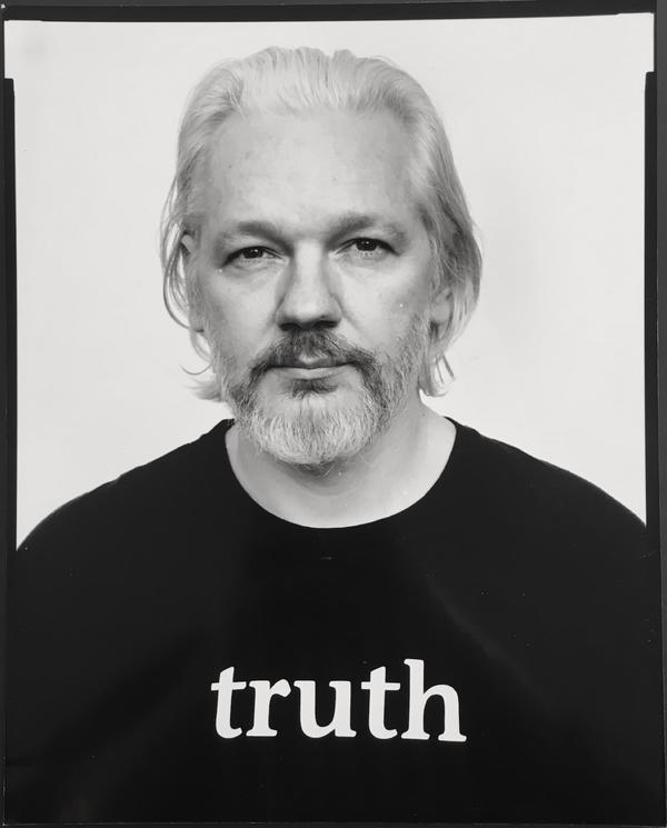 Assange, j'écris ton nom. #FreeJulianAssange #FreeAssange