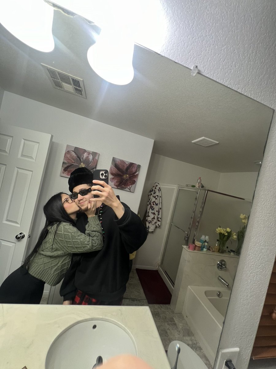 🥳Happy Birthday to the most incredible person in my life, thank you for being my light!! 💝