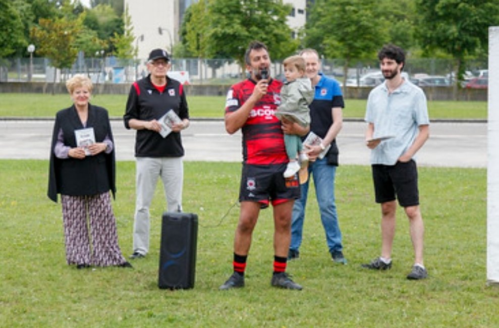 GAZTEDI RUGBY (@gaztedi_rugby) on Twitter photo El tradicional partido entre veteran@s y equipo de inclusión y jugadores de Zaballa, un éxito de participación.
Enmarcado en el día del club, hubo tiempo para muchas actividades, presentación de libro y 3 tiempo en El lío con música en vivo.
Eskerrik asko guztioi.
<a href="/GAZTEDI_RUGBY/">GAZTEDI RUGBY</a> El tradicional partido entre veteran@s y equipo de inclusión y jugadores de Zaballa, un éxito de participación.
Enmarcado en el día del club, hubo tiempo para muchas actividades, presentación de libro y 3 tiempo en El lío con música en vivo.
Eskerrik asko guztioi.
<a href="/GAZTEDI_RUGBY/">GAZTEDI RUGBY</a>