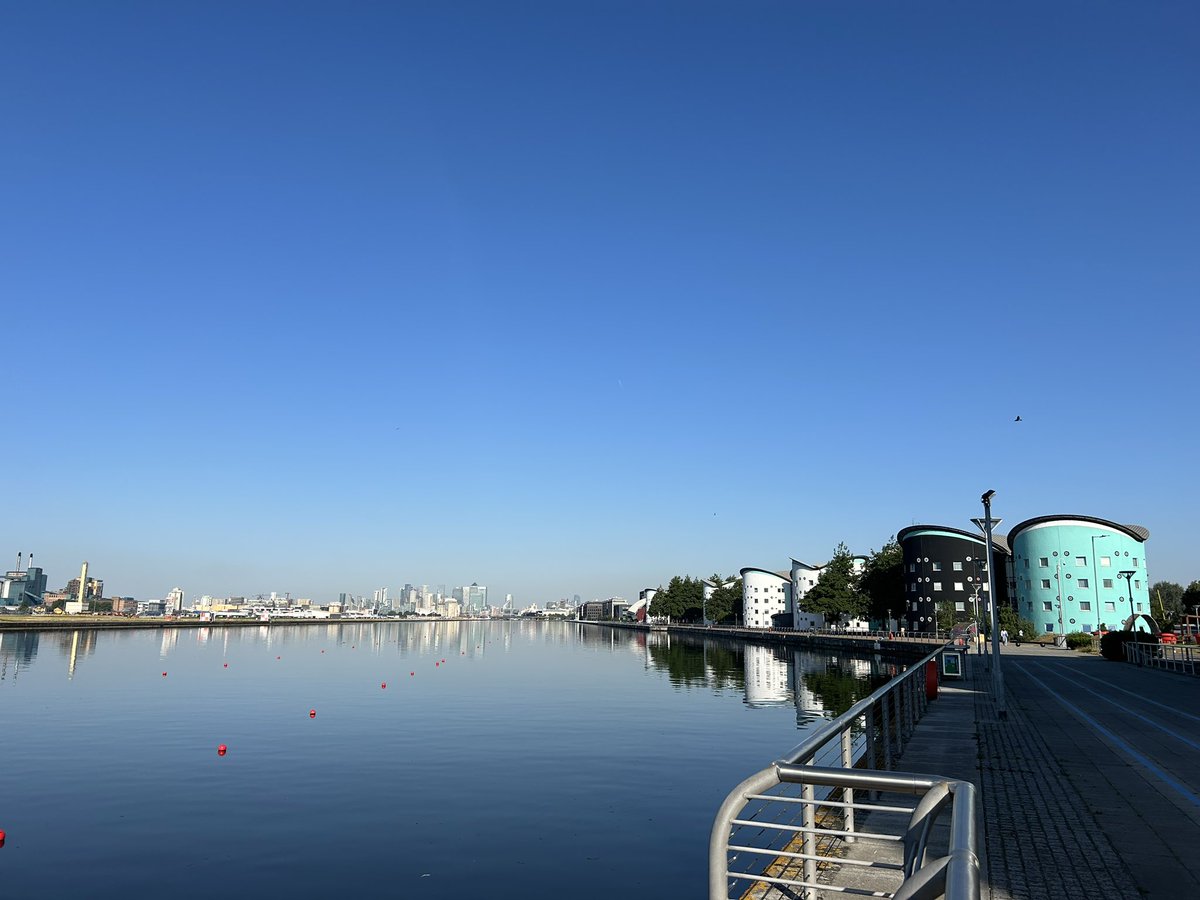 ProfBroderick's tweet photo. Come rain or shine the #RoyalDocks Campus @UEL_News is always breathtaking 💫 This morning it is extra shiny 😎 &amp; is stunning ☀️ #summervibes #LoveHE https://t.co/4rAfRKLTRS