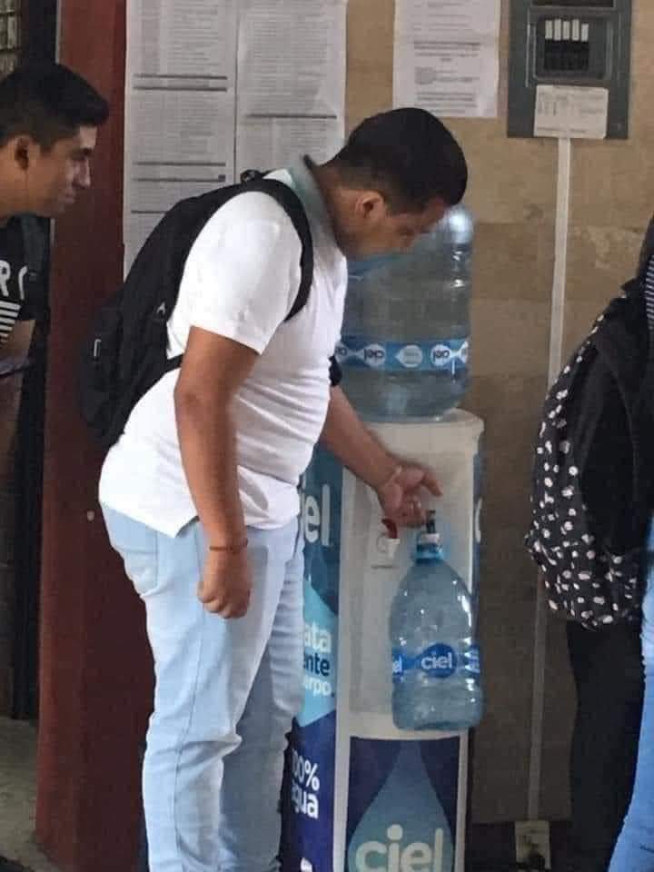 Agua y vergüenza son 2 cosas que no tengo