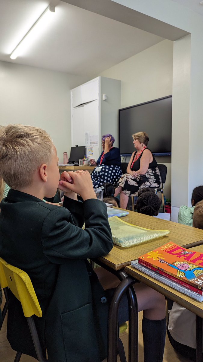 StOlavesYr3's tweet image. We thoroughly enjoyed having @FOSPNewEltham in to visit us to answer all of our questions about green spaces for our national fieldwork investigation! #NationalFieldworkWeek