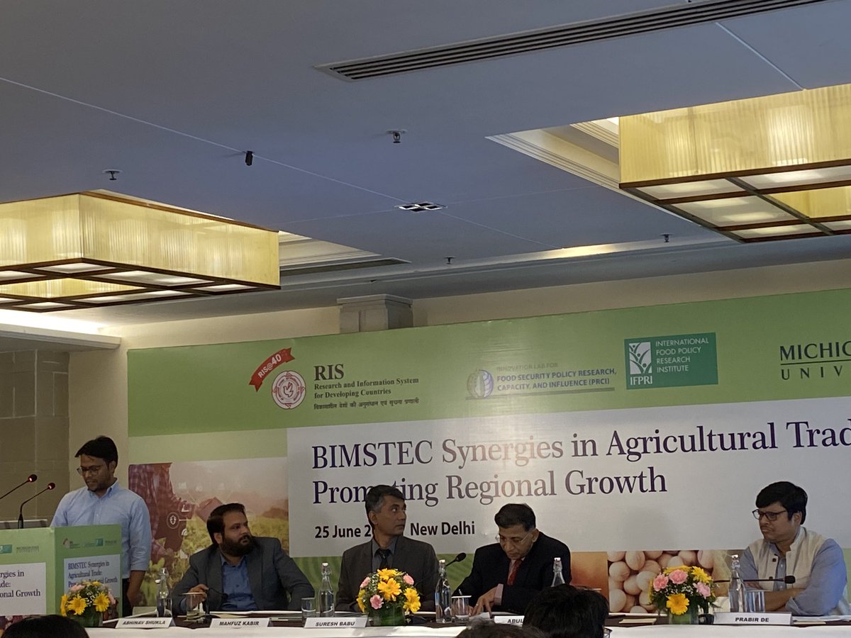 Mr #AbulKamar <a href="/IFPRISAO/">IFPRI South Asia</a> discussed the informal trade between India and Bangladesh and India and Nepal and the challenges faced in the region
<a href="/Sachin_Chat/">Sachin Chaturvedi</a> <a href="/SKMohanty2018/">Saroj Kumar Mohanty</a> <a href="/RIS_NewDelhi/">RIS</a> <a href="/IFPRI/">IFPRI</a> <a href="/babu13000/">Suresh Chandra Babu</a>