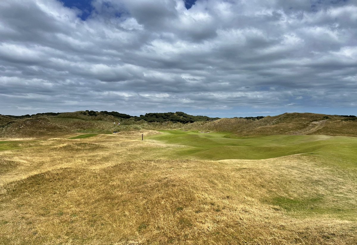 A round-up from yesterday’s visit to <a href="/IslandGolfClub/">The Island Golf Club</a> 

Played here many times but never seen it  in such immaculate condition. Recent sun adding that attractive ‘burn’ look, too. 

Thanks to David, Shane <a href="/sjenkinsonpga/">Shane Jenkinson</a> and all

#iphone #irishgolf <a href="/IrishGolferMag/">Irish Golfer</a>