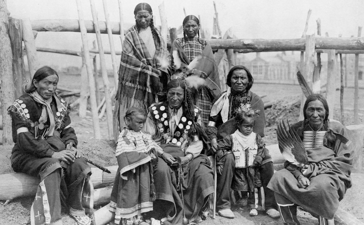 DalrympleWill's tweet photo. Listen @EmpirePodUK as William and @tweeter_anita are joined by @khickmanauthor to discuss life at Fort Laramie, the story of the mixed race eye-witness to this period, Susan Bordeaux,
and her account of what snowballed into the First Sioux War. https://t.co/M62uDcm27u