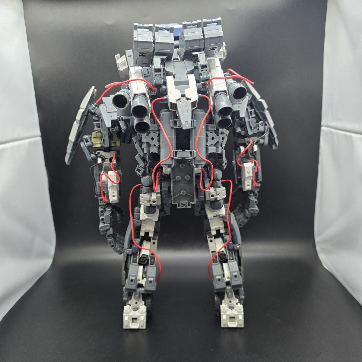 NAMEELLE1's tweet photo. #30MM
#PoweredExoSkeleton
#Titanfall
映画を見て感銘を受けて作ってみました
初期には本来、サクラ大戦の霊子甲冑のような機体を構想しましたが、作りながらいつの間にかTitanfallのメッカになりました
これはこれで満足で嬉しいです https://t.co/17o5Sntr6s