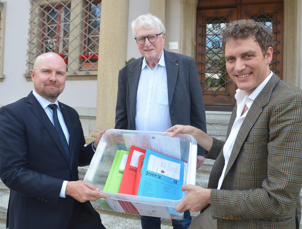 Entgegennahme der Unterschriften für das Referendum zum Verwaltungs- und Sicherheitszentrum Kaltbach Foto: <a href="/bote_online/">Bote der Urschweiz</a> #kantonschwyz #schwyz #kaltbach