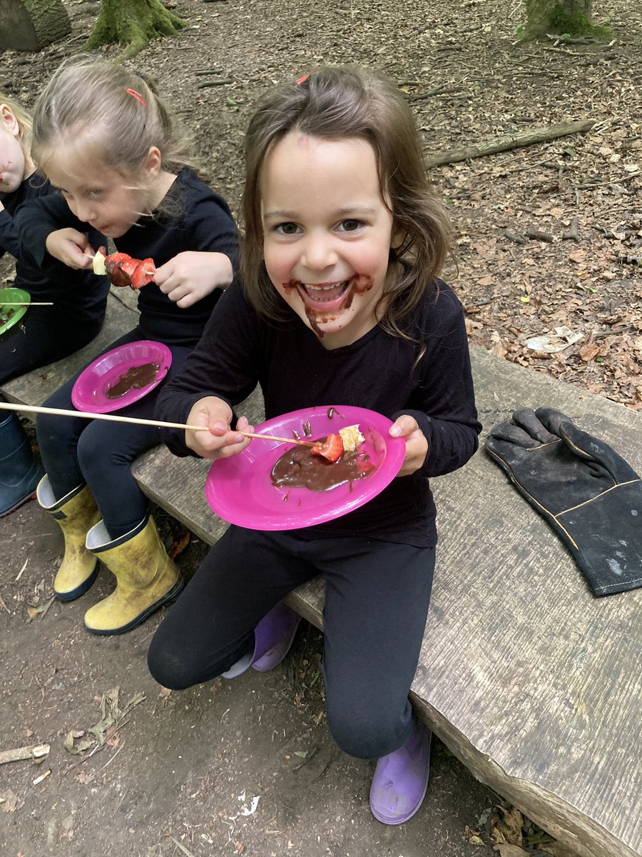 PipersForestSch's tweet image. Reception @PipersPrePrep had a wonderful chocolate fondue treat #forestfun #pipersoutdoors