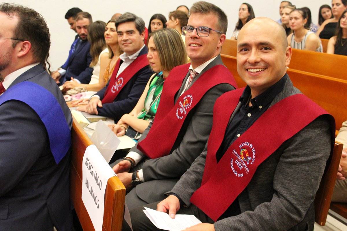 FtUebe's tweet photo. 🎓 Agradecidos al Señor por nuestros graduados del Máster en Teología 🎓

- Ricardo Fernando Vangioni Alonso de Celada.
- Daniel Bores García.
- Daniel Lenin Villavicencio Flores.

#FTUEBE #Graduación #Máster #Teología https://t.co/2LSQJtqn3a