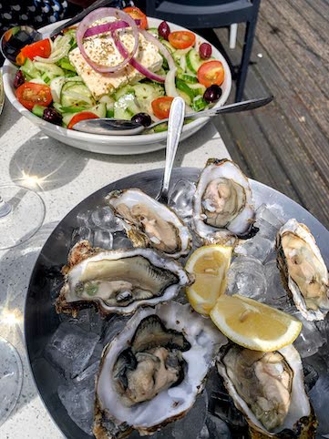 There are 200 Ocean Baskets around the world, Nick set sail for the Kingston outlet to stock up prawns and more   @ocean_basket_uk #seafood #seafoodplatter #oysters #kingstonuponthames Full review on site