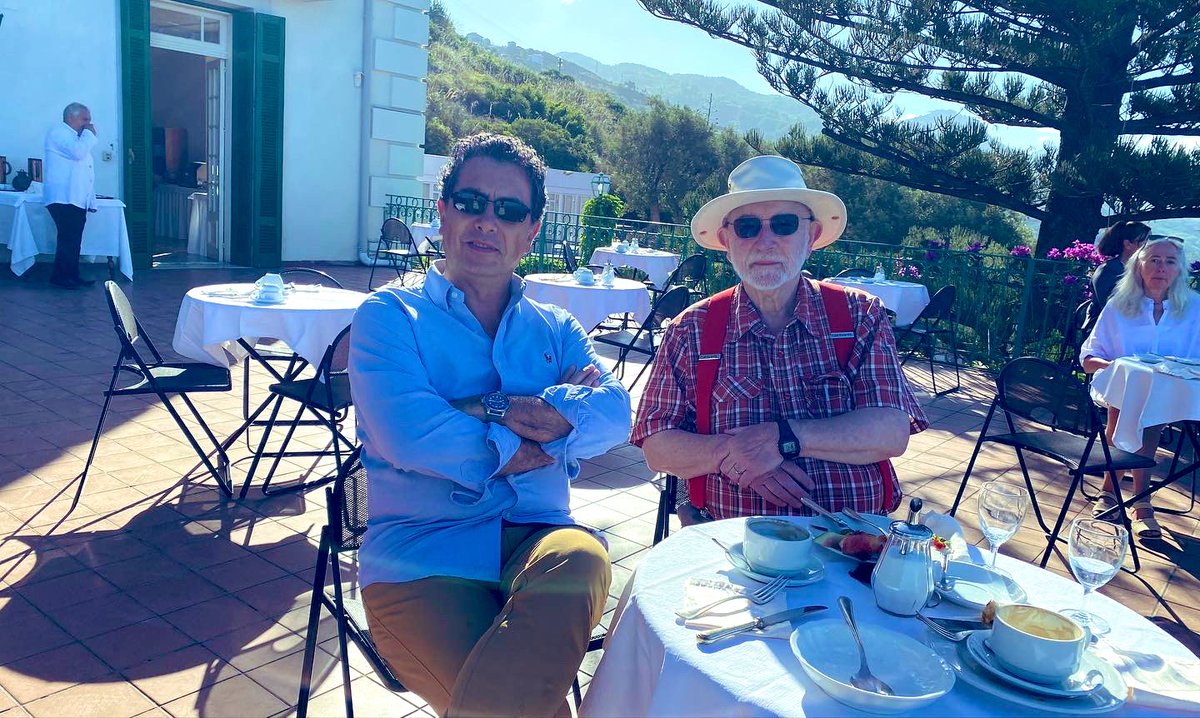 Pino Strangi (@pstrangi) on Twitter photo Had a delightful breakfast with Sir Michael Berry. Not only is he a brilliant scientist, but he's also a man of profound culture and diverse interests. <a href="/NanoplasmC/">NanoPlasm-Conference</a> <a href="/OpticaWorldwide/">Optica</a> <a href="/PhysicsCWRU/">CWRU Physics</a> <a href="/APSphysics/">American Physical Society</a> Had a delightful breakfast with Sir Michael Berry. Not only is he a brilliant scientist, but he's also a man of profound culture and diverse interests. <a href="/NanoplasmC/">NanoPlasm-Conference</a> <a href="/OpticaWorldwide/">Optica</a> <a href="/PhysicsCWRU/">CWRU Physics</a> <a href="/APSphysics/">American Physical Society</a>