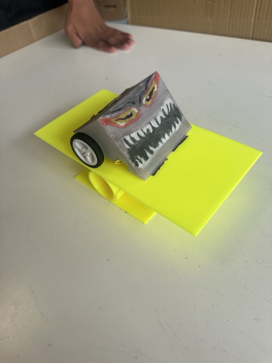 BH_Coventry's tweet image. On Friday 14th June, students from Barr’s Hill attended the Robot Wars Competition @HinckleySchool with their robot &apos;Kevin&apos;. Despite early setbacks, they excelled in the Slalom and Parking challenges, completing both in under 10 seconds! Go Kevin! 

#RobotWars #STEM