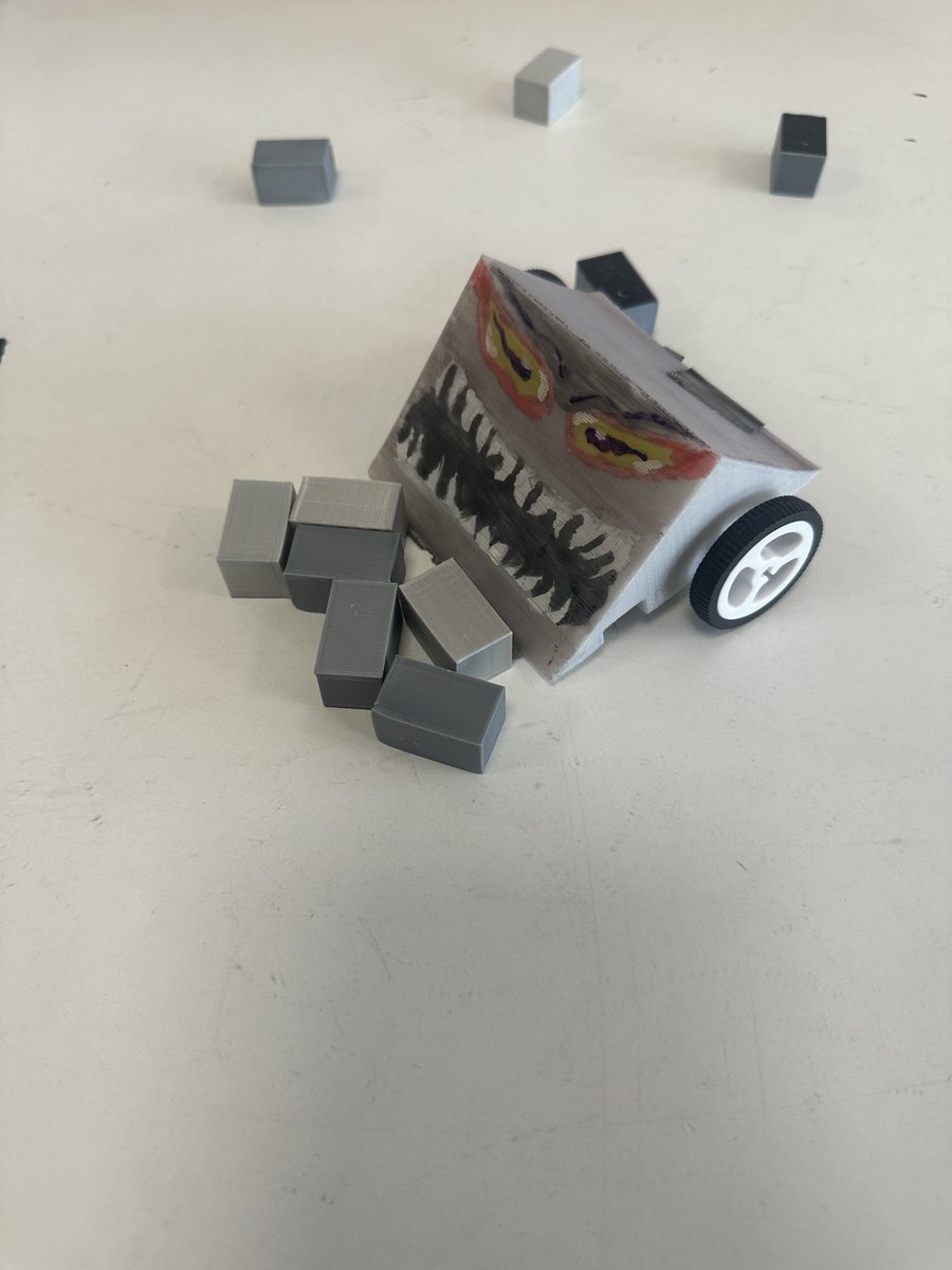 BH_Coventry's tweet image. On Friday 14th June, students from Barr’s Hill attended the Robot Wars Competition @HinckleySchool with their robot &apos;Kevin&apos;. Despite early setbacks, they excelled in the Slalom and Parking challenges, completing both in under 10 seconds! Go Kevin! 

#RobotWars #STEM