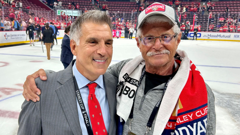 WPAOG's tweet photo. 🤝Vincent Viola '77 BIGBITES on your win and 1st Cup title in @FlaPanthers team history 🏒
#LongGrayLine #WestPoint  #BringBacktheCup https://t.co/qIGsKSCCQu https://t.co/DnHKHNZYgY