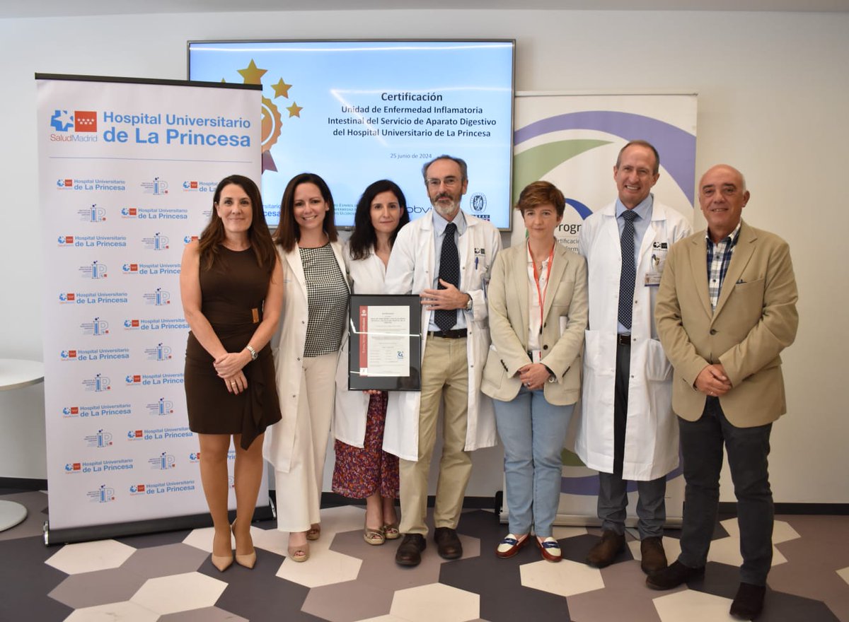 Hoy la Unidad Enfermedad Inflamatoria Intestinal #HospitaldeLaPrincesa ha  revalidado certificación por parte de  GETTECU
👏Enhorabuena Dr. Santander, jefe Digestivo y Dr. Gisbert responsable de Unidad y Catedrático 
🩺 Atención de calidad
🔬 investigación de prestigio
👩‍🎓Docencia