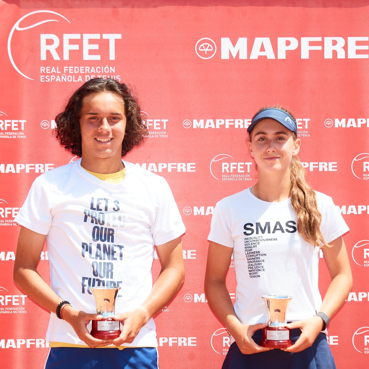 ✅ 𝐂𝐚𝐦𝐩𝐞𝐨𝐧𝐚𝐭𝐨 𝐝𝐞 𝐄𝐬𝐩𝐚𝐧̃𝐚 #MAPFREtenis 𝐂𝐚𝐝𝐞𝐭𝐞

🏆 La primera cita del calendario juvenil termina con Tito Chávez y Mireia Sagristá como nuev@s campeon@s de nuestro país en el <a href="/CD_Saladar/">C. D. Saladar</a> 

📲 rfet.es/es/noticia/tit…

📸 Omar Arnau-Quality Sport Images/RFET