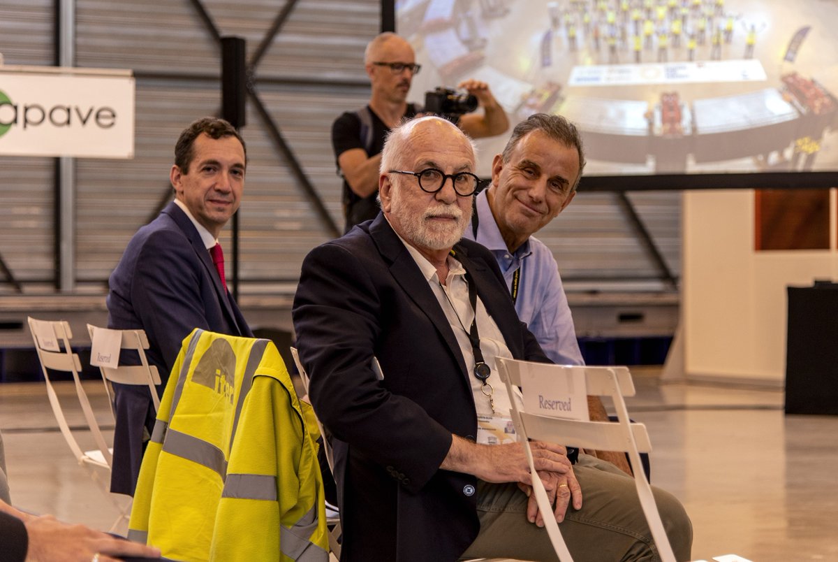 iterorg's tweet photo. Celebrating a decade-long achievement: the successful creation of the four largest ring-shaped superconducting magnets ever designed. Kudos to the team for their innovation and dedication! #IndustrialAchievement #iter #PoloidalFieldCoils #FusionEnergy https://t.co/XIW2UwP7xK