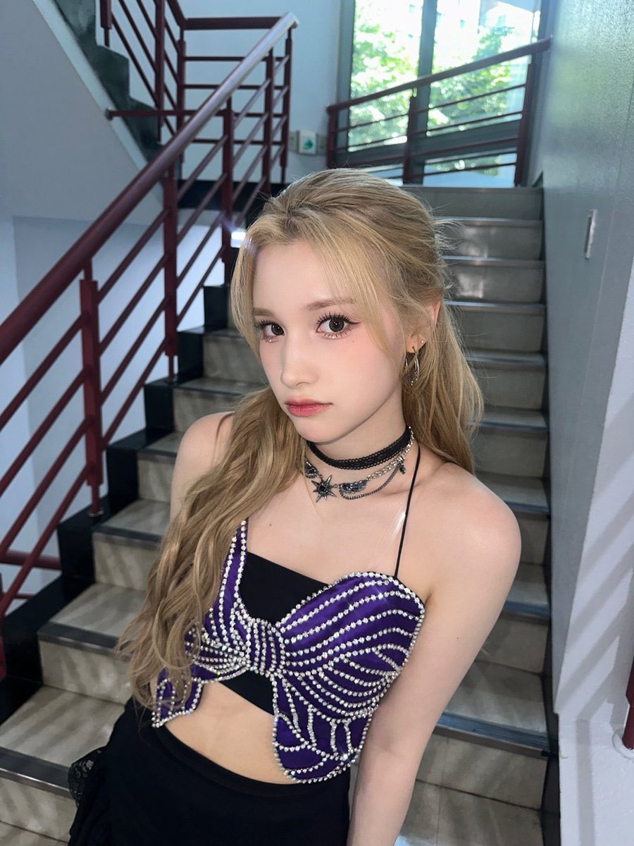 hiyyihstyle's tweet photo. Whoever is the stylist this era need a rise ASAP‼️‼️
We haven’t had such a large versatility since Wadada and Up era and I have been waiting for this moment! Didn’t have this much fun in searching for her outfit in such a long time🥹
I hope we will work with this team for long https://t.co/bKjEx098Lh