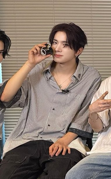 ah so handsome #heeseung