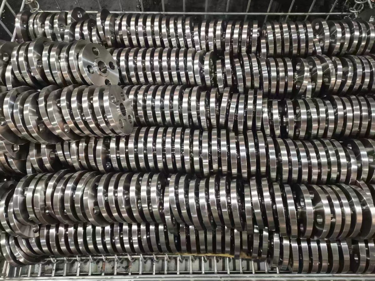 AlanZ721's tweet photo. stainless steel flange
#pipefittings #pipeelbow #pipetee #pipeflange #pipe #flange #pipereducer #flange #flans #sliponflange #düzflans #boyunluflans #weldneckflane #piping #tubing #pipefittings #slipon #raisedface #blinflage #petrol #gas #oilandgas #boru #borulama #tesisat #pump https://t.co/3XDTJZhUm0