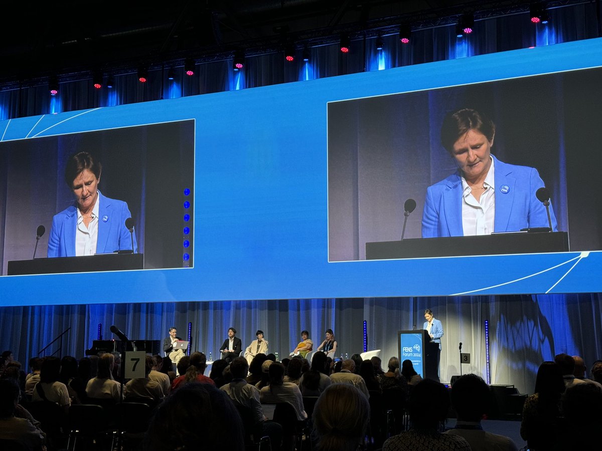 The_EARA's tweet image. On a very exciting Brain Debate at #FENSForum on the ethical and scientific validity of the use of artificial intelligence - “the new Industrial Revolution” - in #Neurosciences. 🖥️🧠

This is particularly important when AI is now being considered one of the current and future…