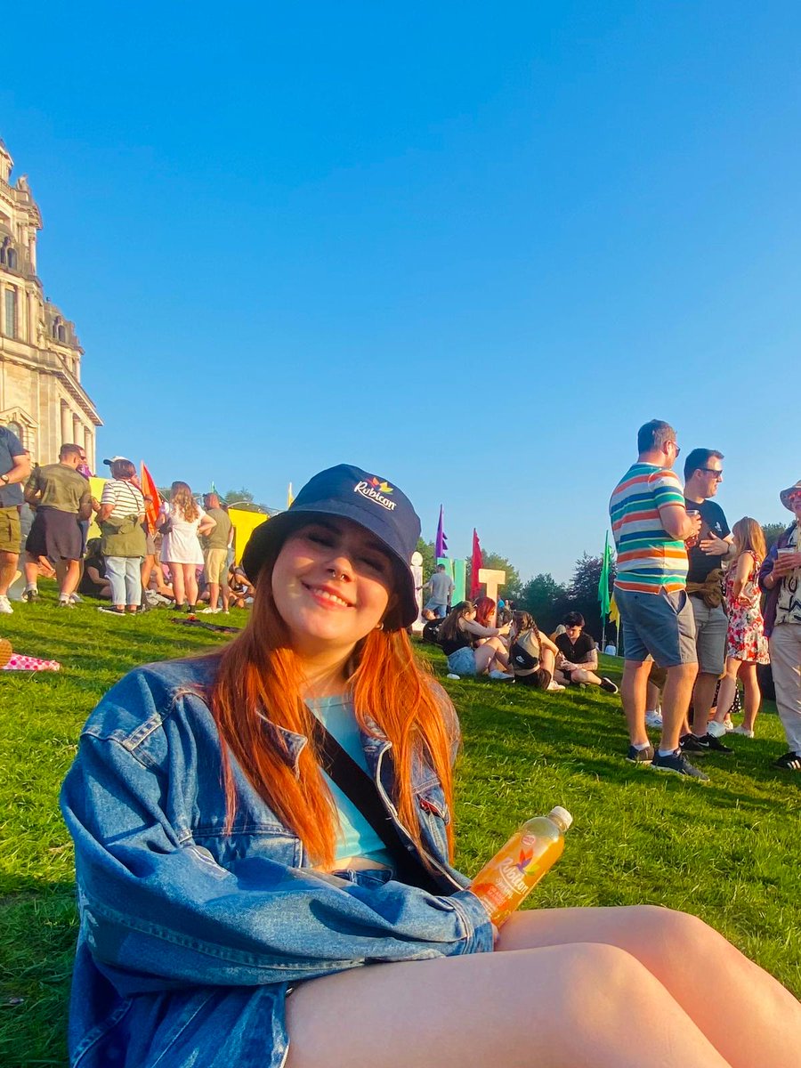 Blue sky ✅
Bucket Hat ✅
Rubicon ✅✅✅

Festival season is officially here.

#ReleaseTheSunshine #MadeOfDifferentStuff #festivalseason
