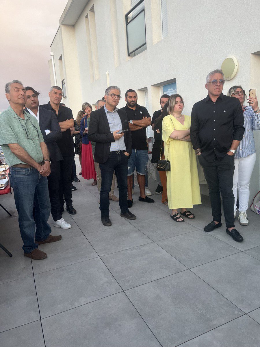 Le sprint final est lancé 🚀 

Merci à mon ami Arthur Abrahamyan qui nous a accueillis hier chez lui en plein cœur du 12ème arrondissement, en présence d’une soixantaine d’habitants de la circonscription. 

Tous @Ensemble2024 !