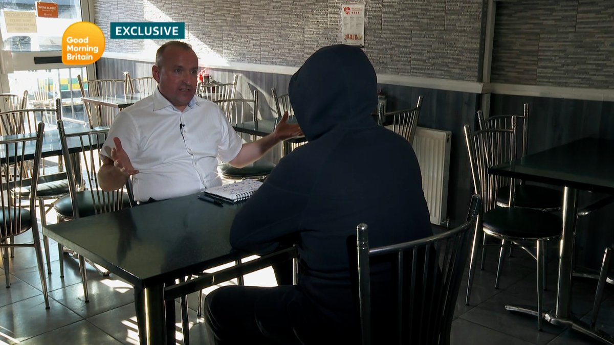 Bombshell interview between <a href="/FishwickDavid/">Bank on Dave</a> and boss of a phone stealing gang on GMB this morning - says each one of his 'team' can rinse £20,000 from banking apps in a DAY and takes home £2,500 'wage'... spent on 'mopeds, bikes, garms, girls, drink, food' thisismoney.co.uk/money/beatthes…