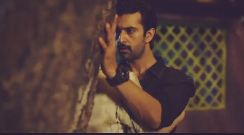 _moonchild_128's tweet image. If any comic horror and with a tint of romance if you wanna watch see this show have everything 🤌👏
Rather than shitty ass show claming to be horror and in return nothing #suhaganchudail 

#Aakhridastak #rajveersingh