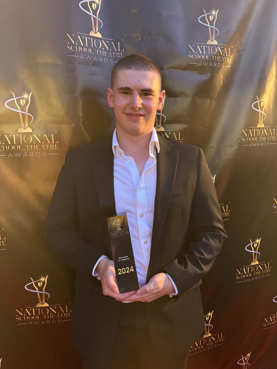 WellingtonUK's tweet image. What a way to top off an incredible academic year for the arts at Wellington College! The cast of ‘Master of the House’ performed brilliantly and did us all proud.
Not only that, we were absolutely delighted that Matthew L won Best Actor for his role as Valjean in Les Misérables!