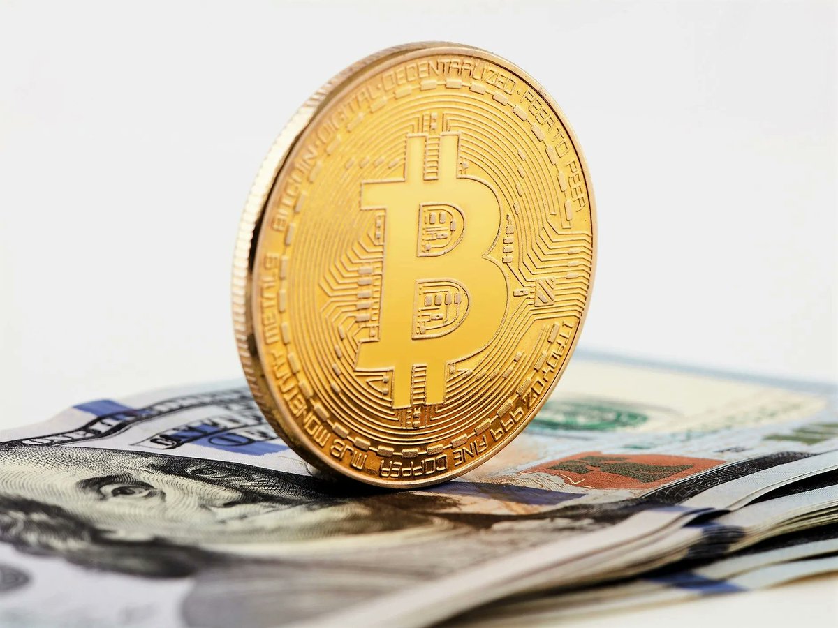 cryptoxsage's tweet photo. Trading volumes and record low Ethereum gas fees signal a standstill. Yet, stability glimmers with ETH holding strong🚀. 

In these uncertain times, stay informed, strategic, and resilient. Dive deeper: https://t.co/jxjqCosWbL
#Crypto #ETH #trading https://t.co/WPQPSAnEWq