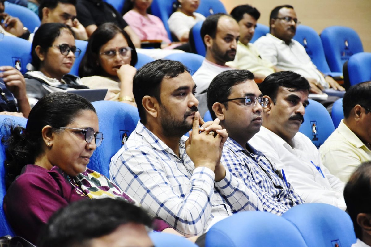 MSDESkillIndia's tweet photo. A workshop to onboard the system of admission and examination of the Craftsmen Training Scheme on @SkillIndDigital (SIDH) platform was organized today at Kaushal Bhawan under the chairmanship of Shri Atul Kumar Tiwari, Secretary, MSDE. Representatives from State Directorates, Industrial Training Institutes, National Skill Training Institutes, and Regional Directorate of Skill Development and Entrepreneurship of 19 States / Union Territories participated in the workshop. 

#SkillIndia #Skills4All #KushalBharatViksitBharat #DGT #ITIs #SIDH