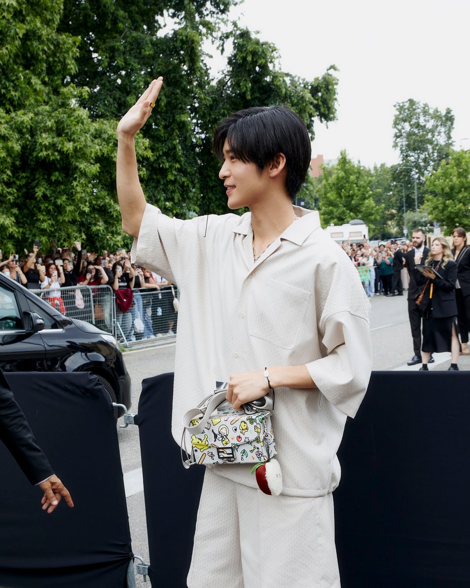 Snow Man目黒蓮の 『FENDI』密着動画が公開❗️ ミラノでの