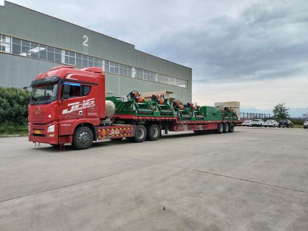 TianRui2023's tweet image. 🌟 Introducing the latest innovation in drilling fluid vibrating screens - the bilinear vibrating screens! Recently, these screens have taken the international market by storm with their exceptional performance and high demand

#TRSolidsControl #BilinearVibratingScreens