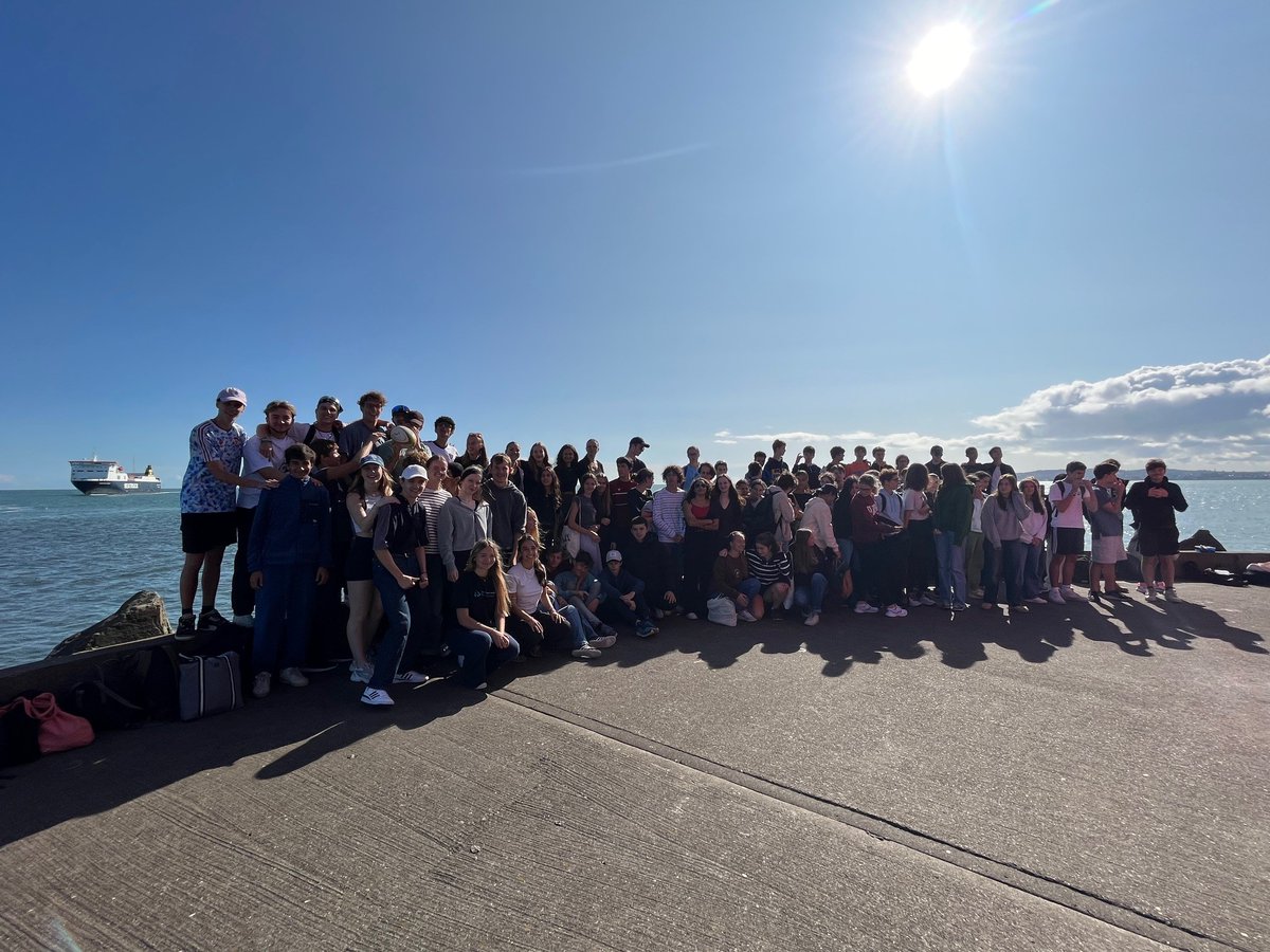 Lycée français International Samuel Beckett tweet media