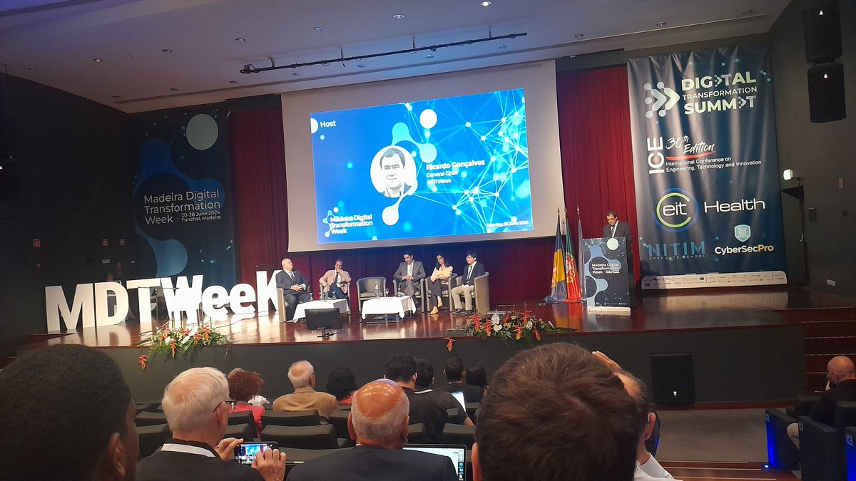 Mr. Miguel Albuquerque, President of the Region of Madeira, explaining how the region is attracting digital businesses. "Currently Madeira has over 500 digital companies producing beyond 700 million Euro" <a href="/Madeira/">Ilha da Madeira</a> #MDTWeek