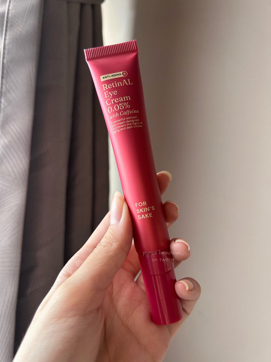 beautales_'s tweet photo. PLS HATI HATI PAKE EYE CREAM!!!

eyebagsku gelap dan dulu pake eye cream malah muncul milia, taunya emg baiknya jangan pake eyecream yang mengandung mineral oil 😭

sekarang pake ini MILIA SAFE YEAY https://t.co/nHrePON0UA