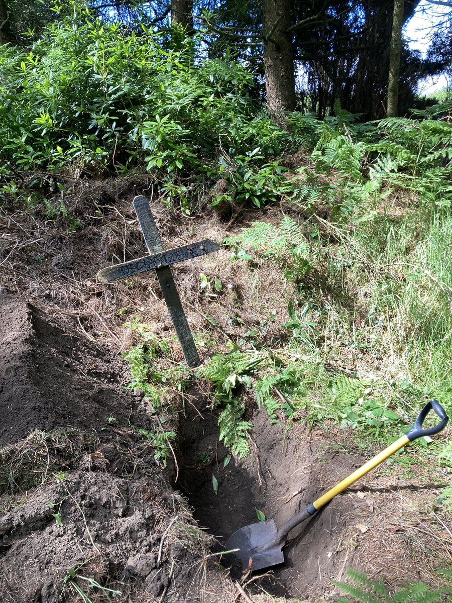 Philip Reeve (@philipreeve1) on Twitter photo Making no-budget films really forces you to learn new skills. Yesterday I was hemming trousers, and this morning I am digging a grave. #PrairieRascals <a href="/BonehillFilms/">Bonehill Films</a> Making no-budget films really forces you to learn new skills. Yesterday I was hemming trousers, and this morning I am digging a grave. #PrairieRascals <a href="/BonehillFilms/">Bonehill Films</a>