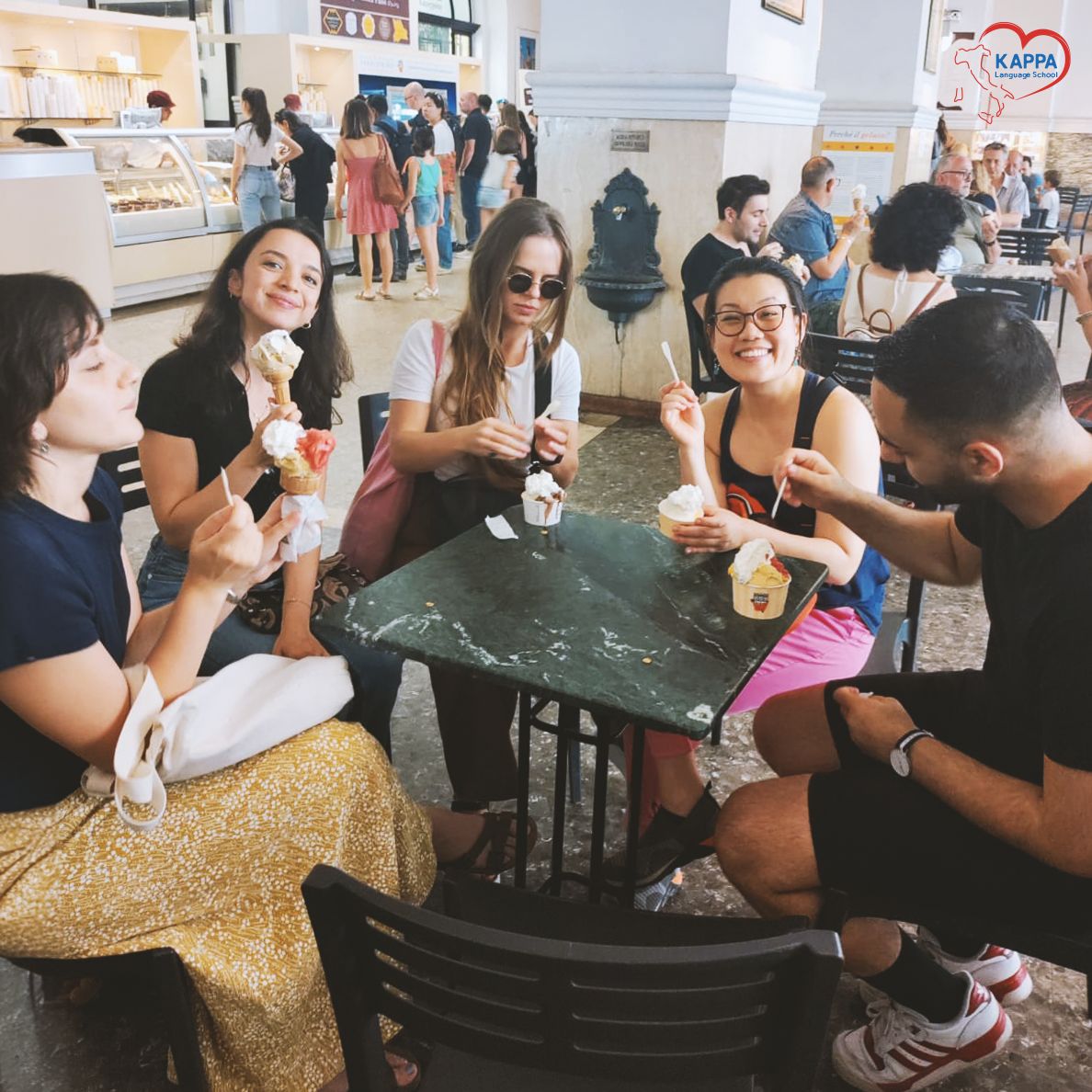 kappalanguage's tweet image. In visita alla più antica gelateria di Roma, il &quot;Palazzo del Freddo&quot; di Fassi!

#learnitalian #italianoL2 #italianclass #italiangelato #iostudioconkappa