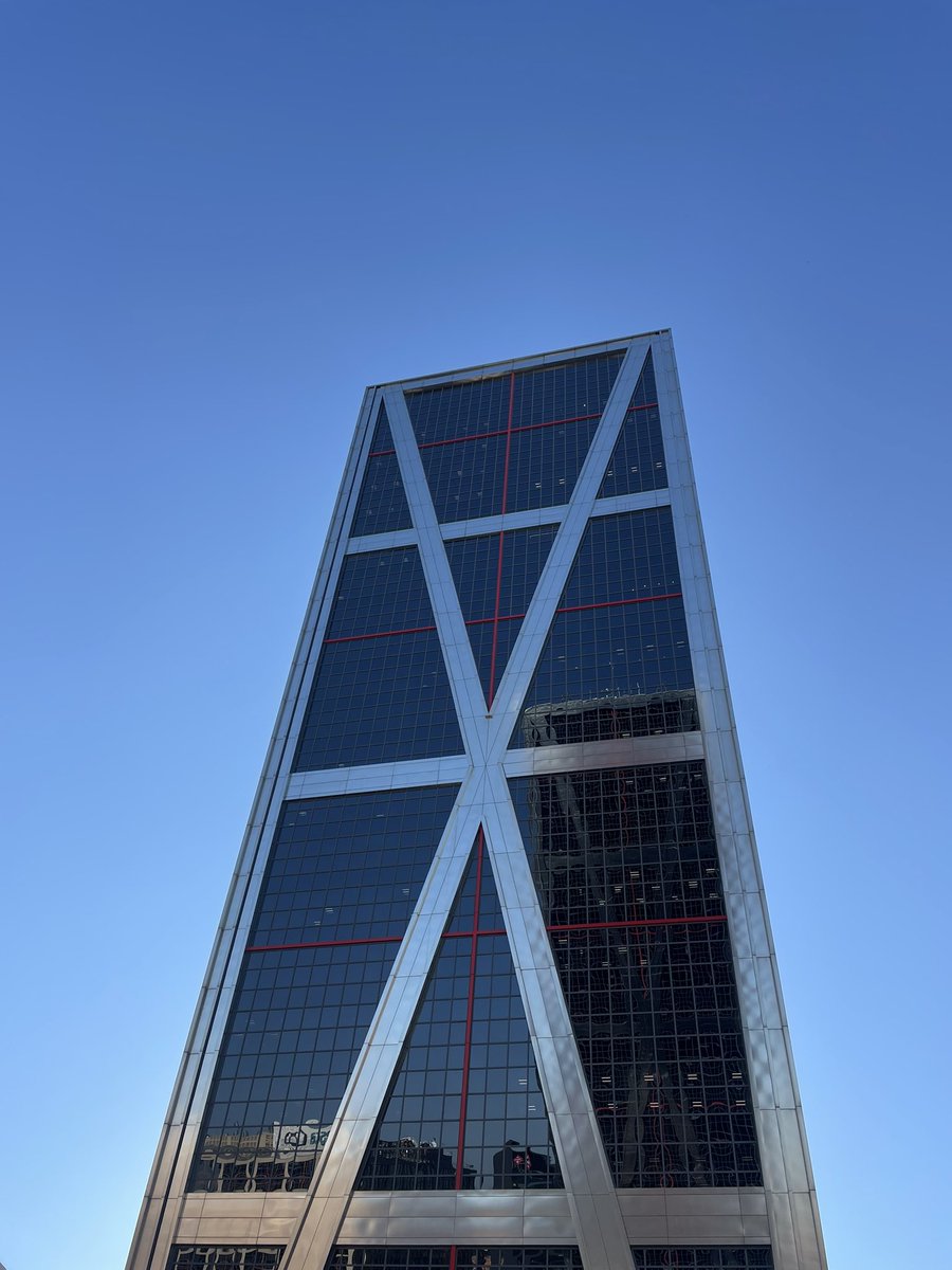 Marca con una X donde quieras tener tu #oficina. 😅

<a href="/Firstworkplaces/">First workplaces</a> #PlazaCastillaFirst