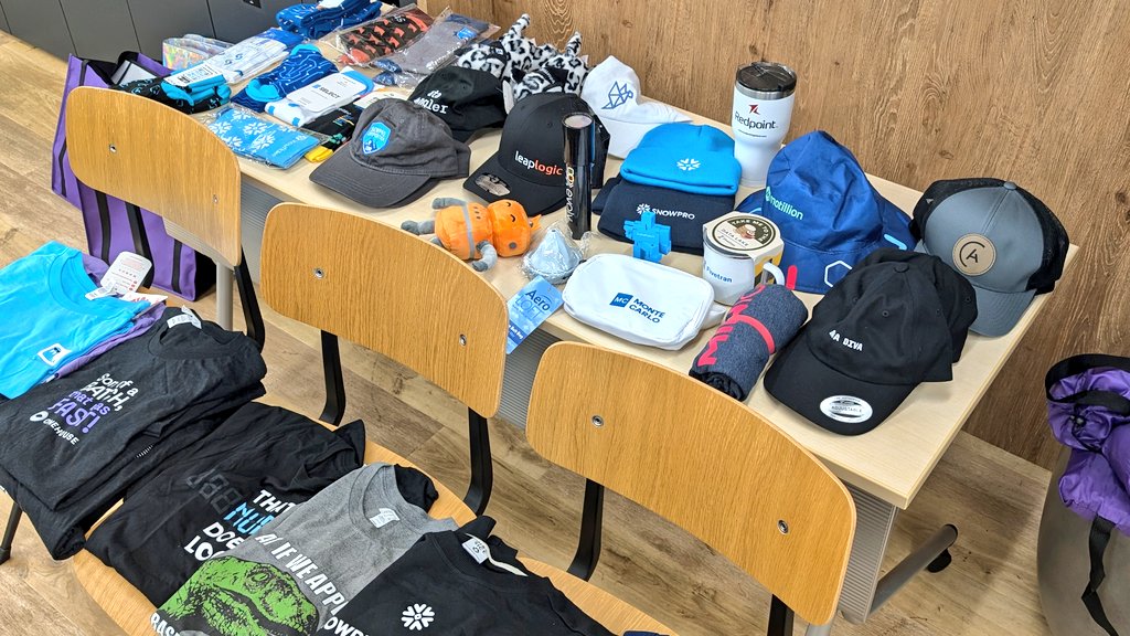 __allllllllez__'s tweet image. #SnowflakeSummit #DataCloudSummit 社内報告会ｾﾀｯﾌﾟしてる
#SnowflakeDB