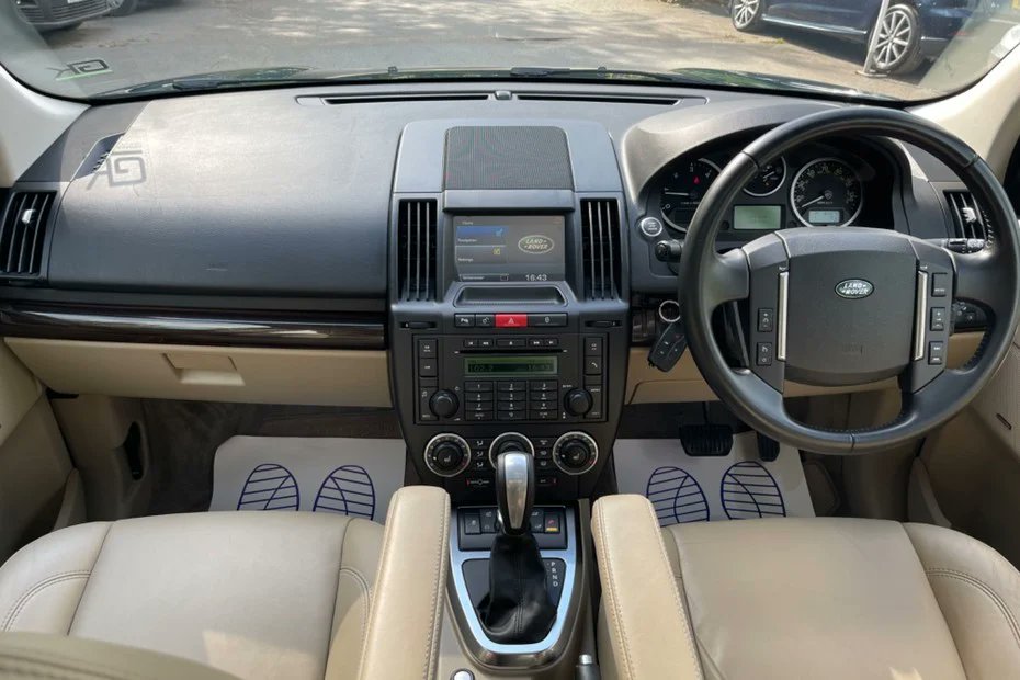 Very well presented #Automatic #Freelander 

Price: £9,995
#CarFinance available! 

Read further here: shorturl.at/eiyya 

#CarsDeliveredNationwide 

#georgekingsley #landroverfreelander #qualitycars #trusteddealer #automotivedeals #essexroads #customerfirst #driveluxury