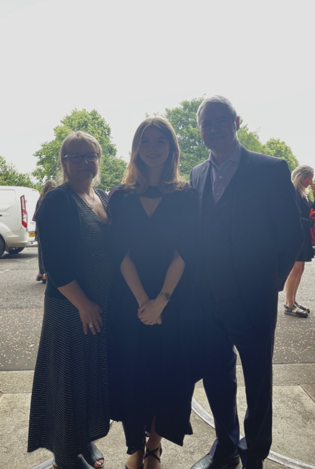 sky_libs's tweet image. After 5 years of suffering, officially Skylibs M.Eng Aeronautical Engineering B) very nice